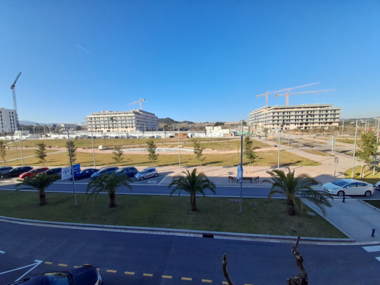 Farm&agrave;cia La S&iacute;nia