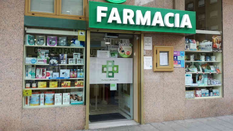 Farmacia Mart&iacute;nez Bravo