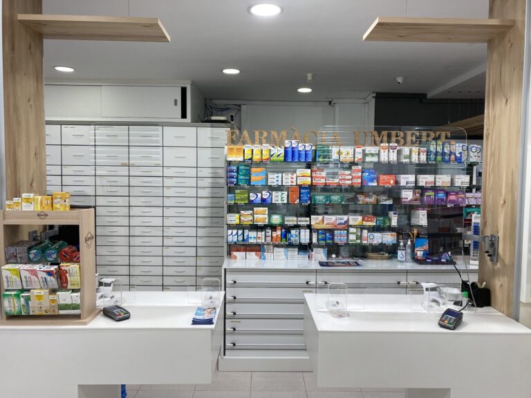 FARM&Agrave;CIA DAVANT AMBULATORI