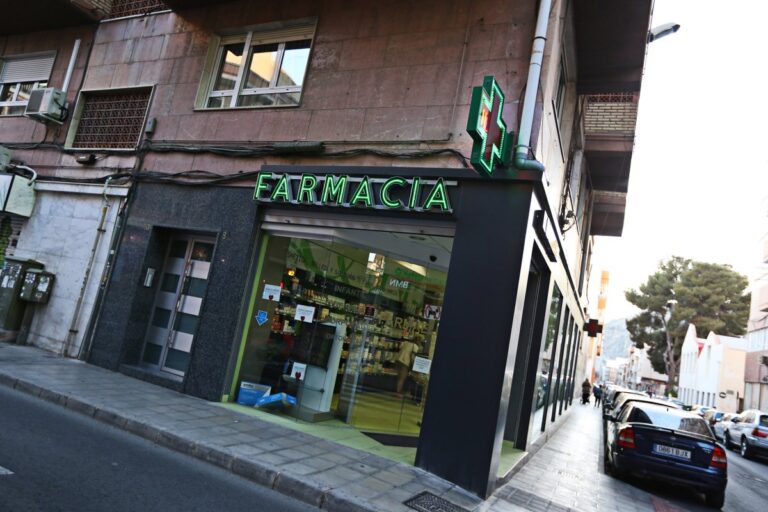 Farmacia Juana Salort Mayans Avenida de Chap&iacute; 8 Elda