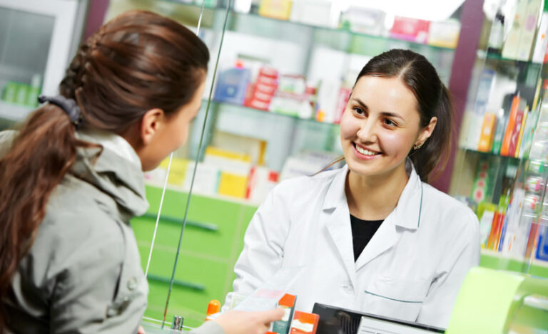 FARMACIA LA MAR - Gda. Isabel Martínez y Lda. Paloma Pérez