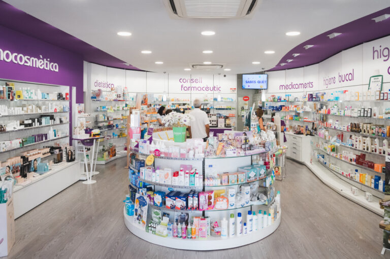 Farm&agrave;cia Marta Huguet