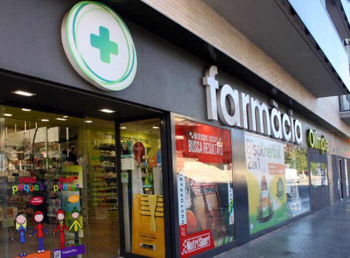 Farm&agrave;cia Segarra Dolset