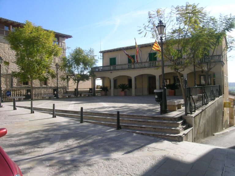 Farmacias en Montu&iuml;ri, Baleares: Encuentra la m&aacute;s cercana a ti.