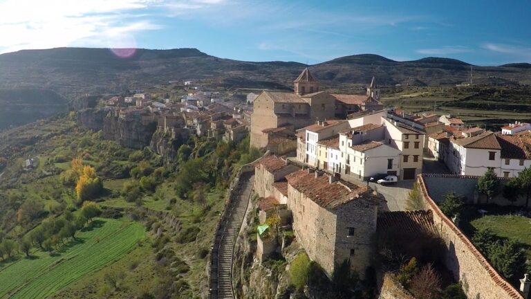 Gu&iacute;a de farmacias en Cantavieja, Teruel: Encuentra la m&aacute;s cercana a ti