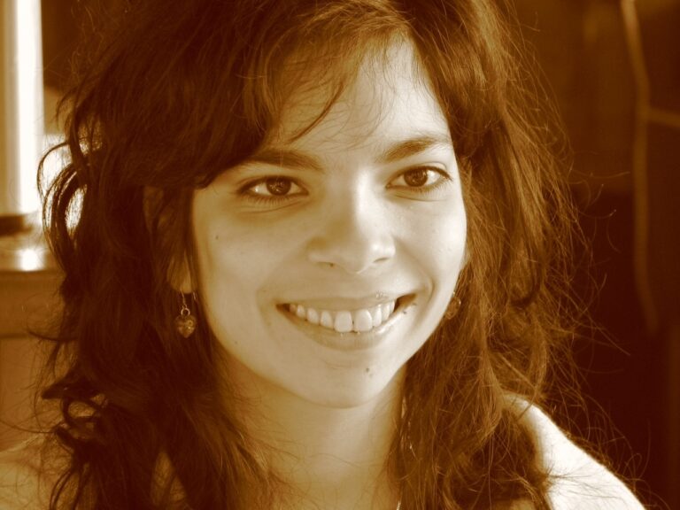 Gu&iacute;a de farmacias en C&aacute;rmenes, Le&oacute;n: Encuentra la m&aacute;s cercana a ti