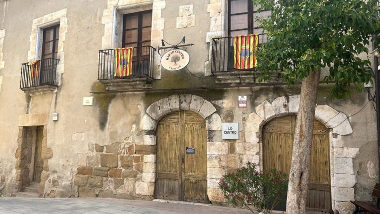 Gu&iacute;a de farmacias en Castell&oacute; de Farfanya, L&eacute;rida: Ubicaci&oacute;n y horarios