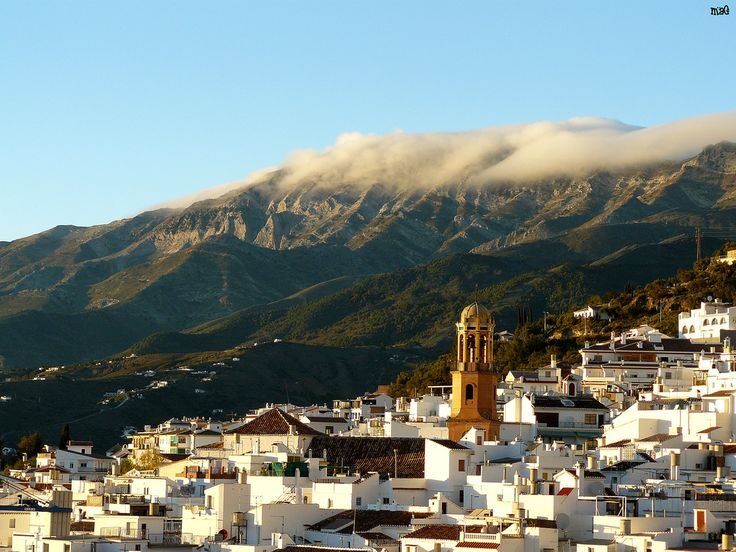 Gu&iacute;a de Farmacias en C&oacute;mpeta, M&aacute;laga: Encuentra la m&aacute;s cercana a ti