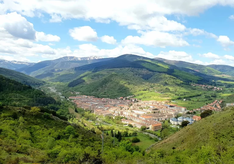 Gu&iacute;a de Farmacias en Ezcaray, La Rioja: Encuentra la m&aacute;s cercana a ti
