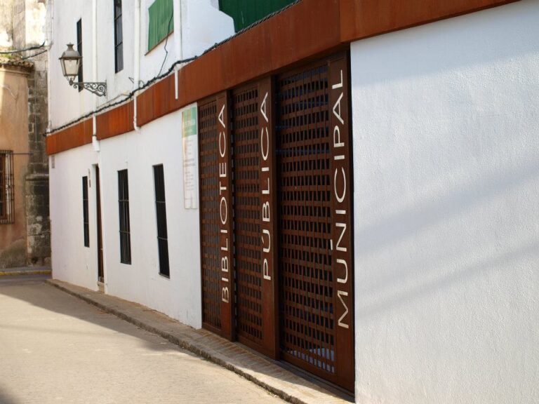 Gu&iacute;a de farmacias en Los Santos de Maimona, Badajoz: Encuentra la m&aacute;s cercana y abierta