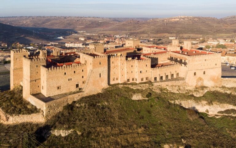 Gu&iacute;a de farmacias en Sig&uuml;enza, Guadalajara: Encuentra la m&aacute;s cercana